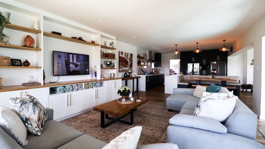 6 Bedroom Property for Sale in Whale Rock Heights Western Cape